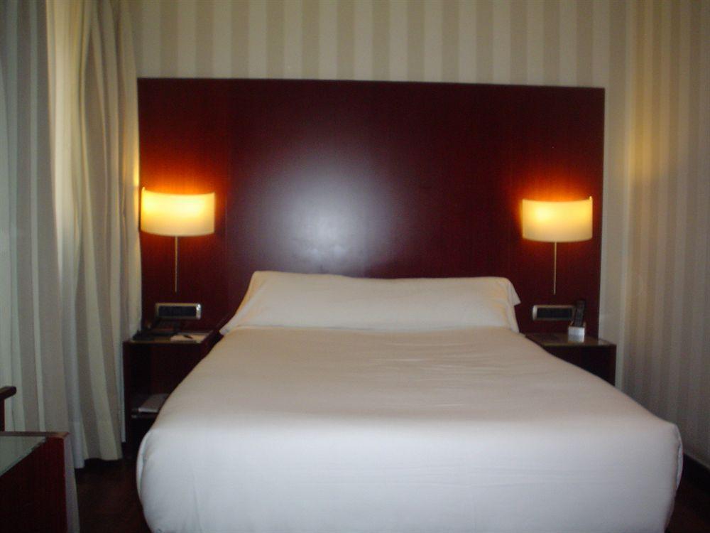 Zenit Borrell Hotel Barcelona Exterior photo