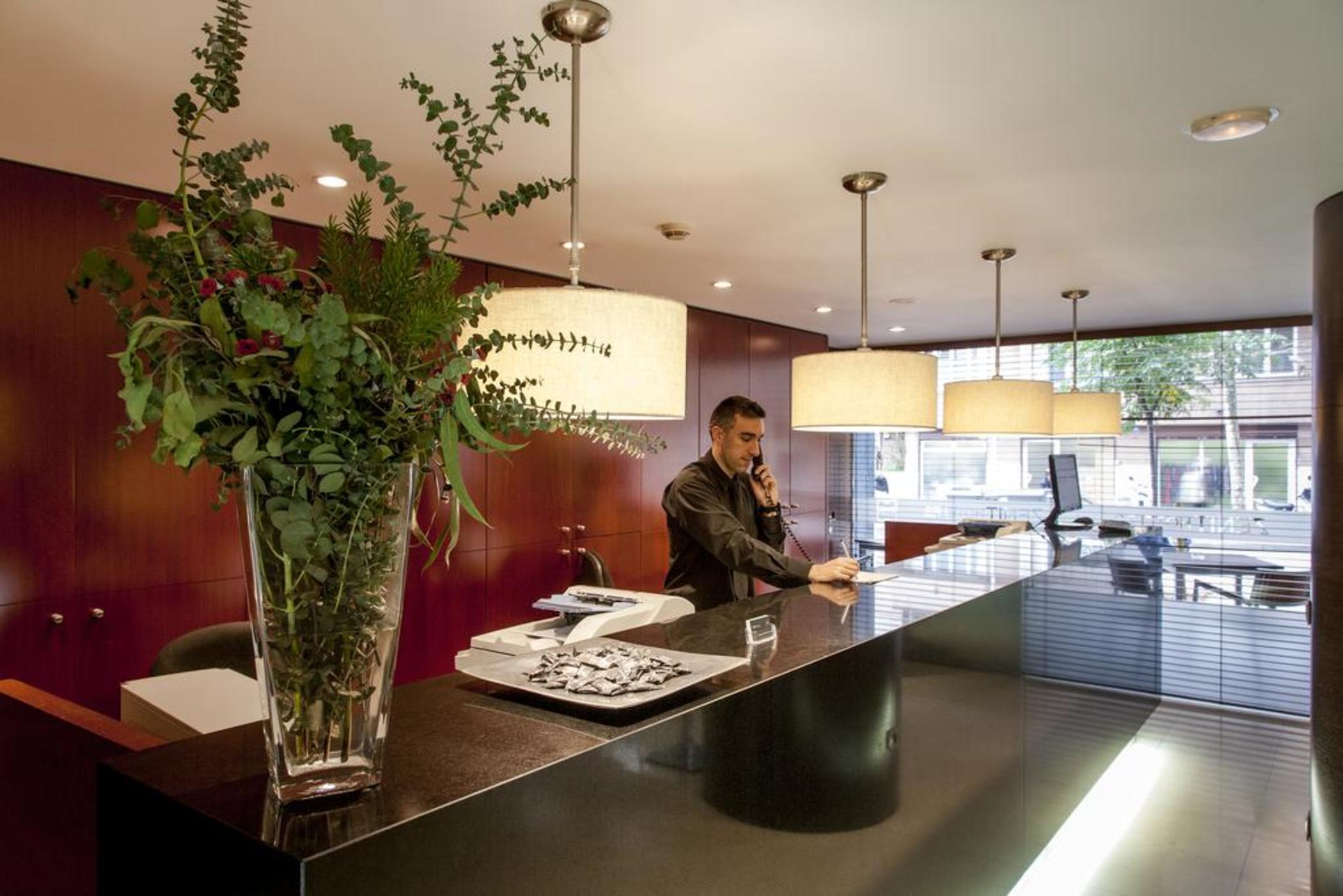 Zenit Borrell Hotel Barcelona Exterior photo