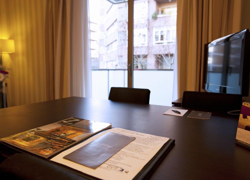 Zenit Borrell Hotel Barcelona Exterior photo