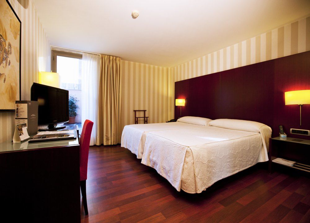 Zenit Borrell Hotel Barcelona Exterior photo