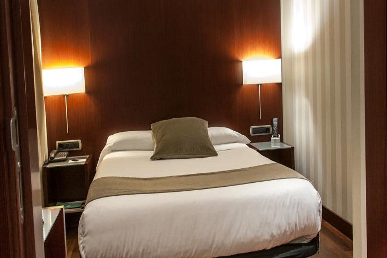 Zenit Borrell Hotel Barcelona Exterior photo