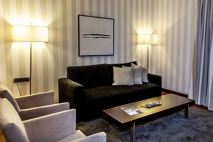 Zenit Borrell Hotel Barcelona Exterior photo